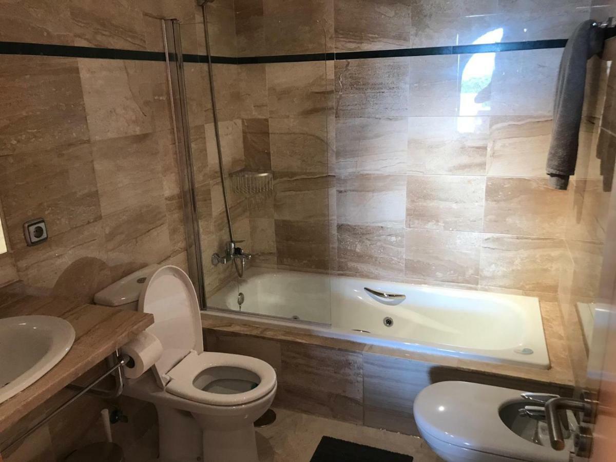 Luxury Apartment Set In Dona Julia Golf Course Касарес Экстерьер фото