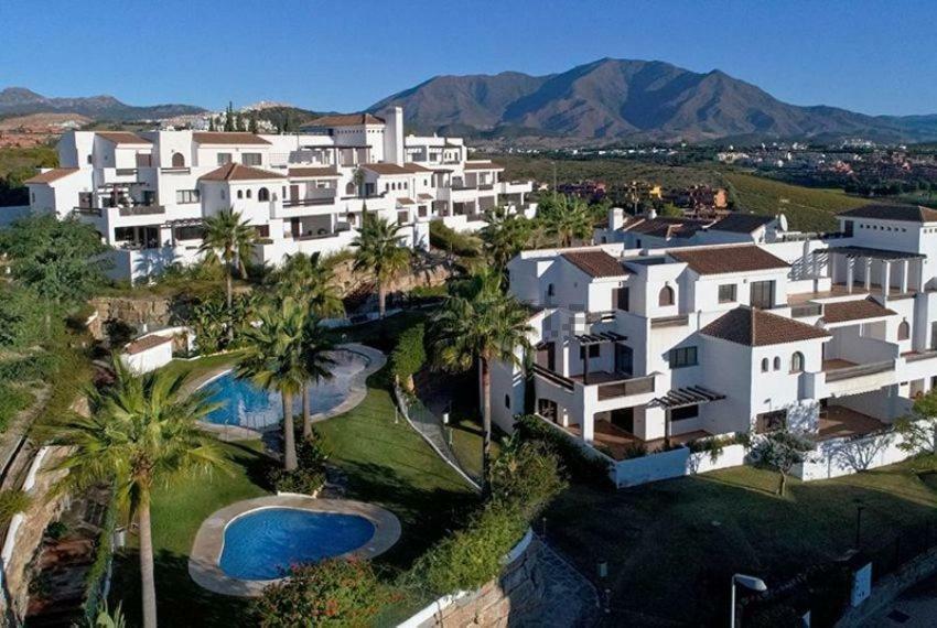 Luxury Apartment Set In Dona Julia Golf Course Касарес Экстерьер фото