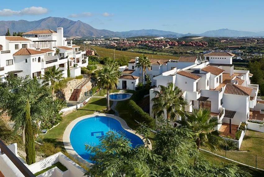 Luxury Apartment Set In Dona Julia Golf Course Касарес Экстерьер фото
